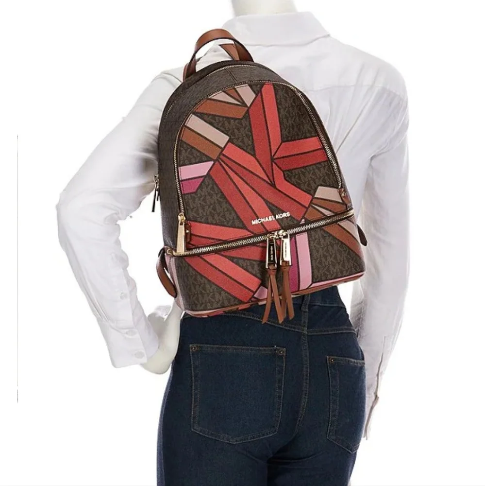 ‼️ONLY ONE!!‼️  🎒🤩 MICHAEL KORS Rhea Signature Medium Backpack 🎒🤩